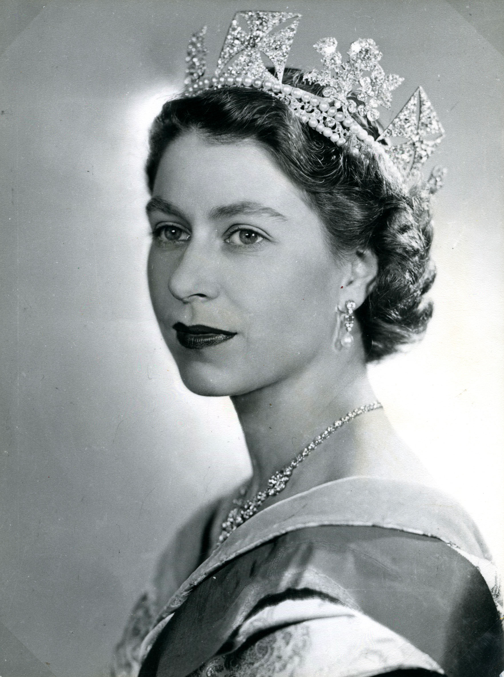 Queen Elizabeth II Memorial T Shirt